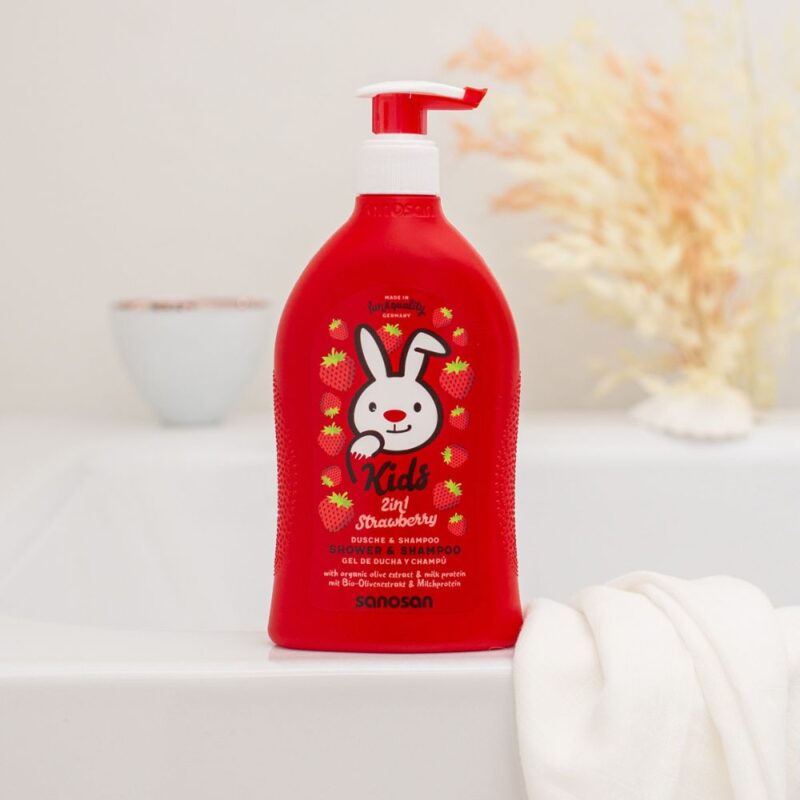 Gel de duș și șampon 2 în 1 cu aromă de căpșuni, 400 ml, sanosan